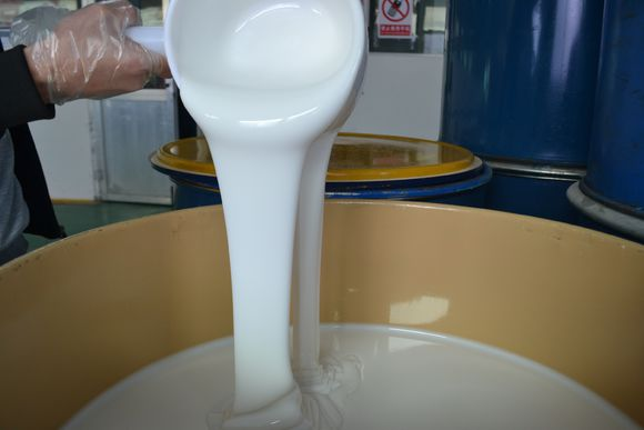 食品級模具硅膠是白色的嗎 ？