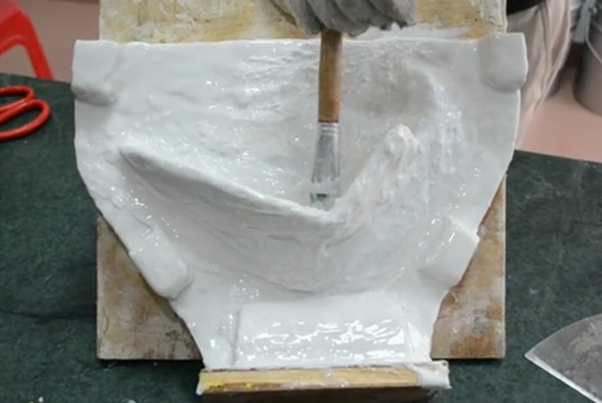 模具硅膠操作方法有幾種？